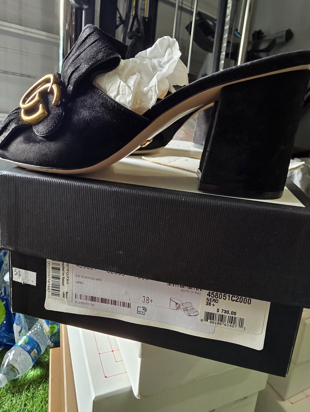 Gucci Black and Gold Mules with Luxurious Emblem - Picture 10 of 15